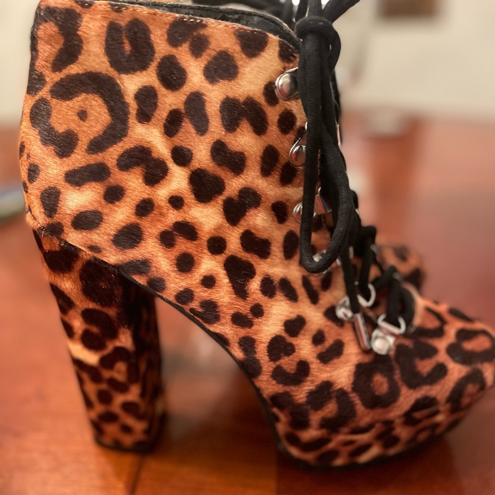 Size 10 Jessica Simpson  Leopard Print Platform Booties